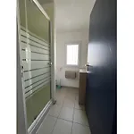 Charmante Maison Piscine Partagee 度假居 *