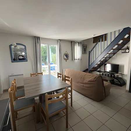 Ferienhaus Charmante Maison Piscine Partagee *
